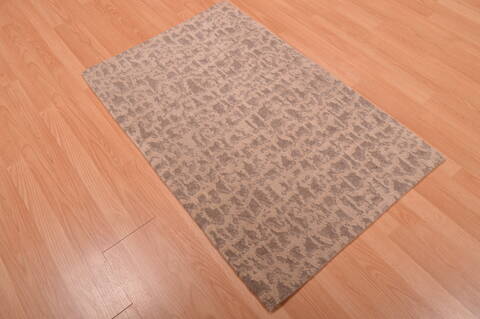 Modern Beige Hand Knotted 28 X 40  Area Rug 100-108996 Image 3
