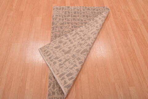 Modern Beige Hand Knotted 28 X 40  Area Rug 100-108996 Image 7