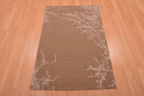 Modern Beige Hand Knotted 27 X 42  Area Rug 100-109005 Image 4