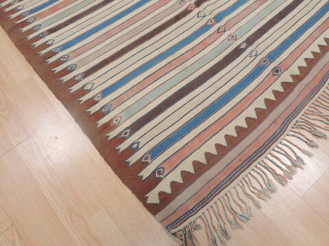 Kilim Multicolor Flat Woven 50 X 79  Area Rug 100-109287 Image 5