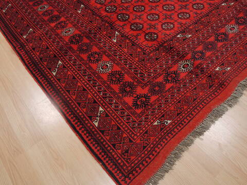 Khan Mohammadi Red Hand Knotted 85 X 115  Area Rug 100-109299 Image 12