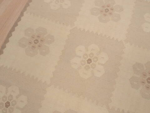 Kilim Beige Flat Woven 40 X 65  Area Rug 100-109304 Image 6