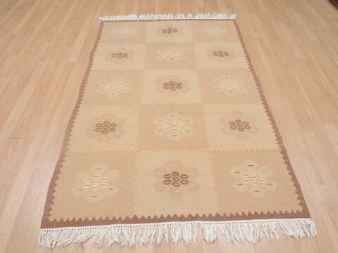 Kilim Beige Flat Woven 40 X 60  Area Rug 100-109305 Image 1