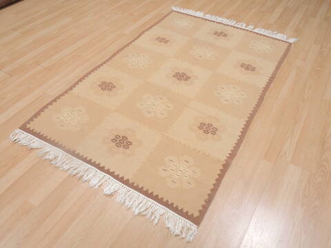 Kilim Beige Flat Woven 40 X 60  Area Rug 100-109305 Image 2