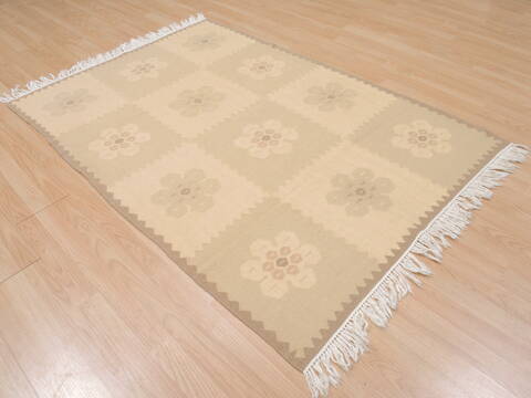 Kilim Beige Flat Woven 42 X 60  Area Rug 100-109383 Image 3