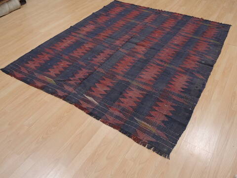 Kilim Red Hand Knotted 59 X 92  Area Rug 100-109451 Image 3
