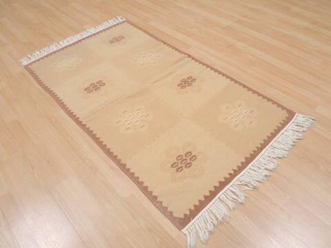 Kilim Beige Flat Woven 30 X 51  Area Rug 100-109515 Image 11