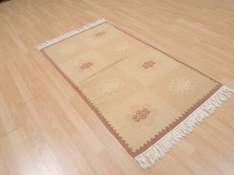 Kilim Beige Flat Woven 30 X 51  Area Rug 100-109515 Image 3
