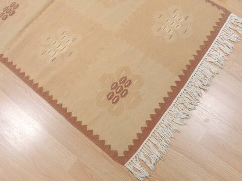 Kilim Beige Flat Woven 30 X 51  Area Rug 100-109515 Image 8