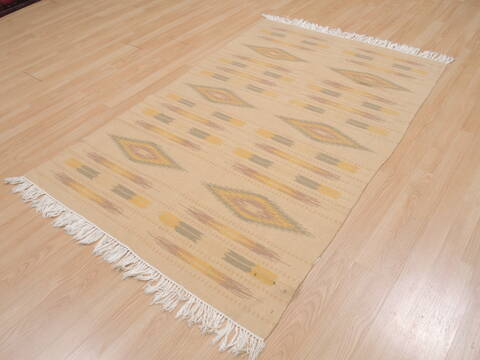 Kilim Beige Flat Woven 40 X 61  Area Rug 100-109522 Image 1