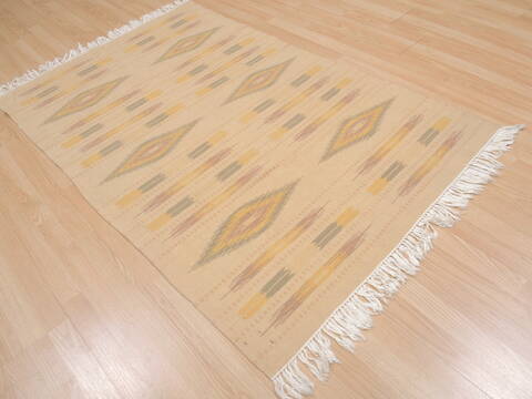 Kilim Beige Flat Woven 40 X 61  Area Rug 100-109522 Image 5