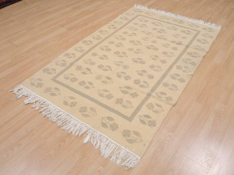 Kilim Beige Flat Woven 40 X 61  Area Rug 100-109523 Image 2