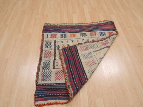 Kilim Red Flat Woven 32 X 37  Area Rug 100-109537 Image 12