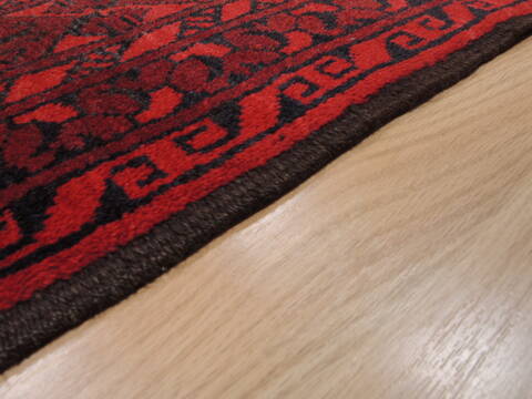 Khan Mohammadi Red Hand Knotted 109 X 137  Area Rug 100-109814 Image 11