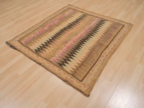 Kilim Beige Square Flat Woven 43 X 43  Area Rug 100-109919 Image 9