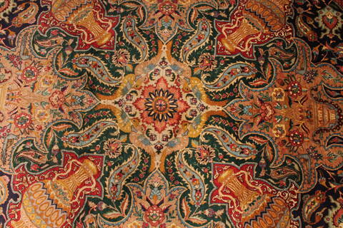Tabriz Red Hand Woven 128 X 194  Area Rug 254-109951 Image 4