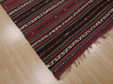 Kilim Red Flat Woven 62 X 94  Area Rug 100-109987 Image 4