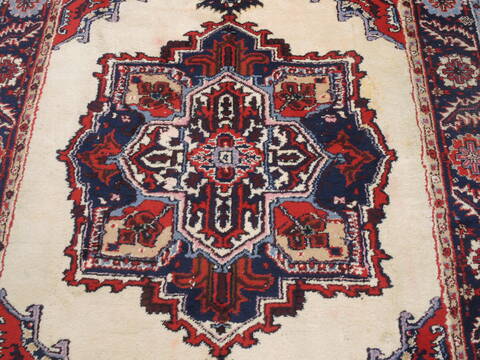 Heriz Beige Hand Knotted 61 X 88  Area Rug 100-110256 Image 7