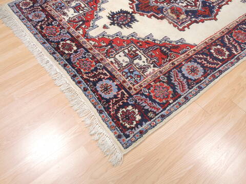 Heriz Beige Hand Knotted 61 X 88  Area Rug 100-110256 Image 9