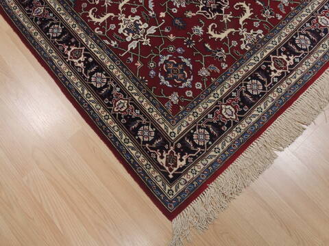 Heriz Red Hand Knotted 40 X 59  Area Rug 100-110258 Image 4