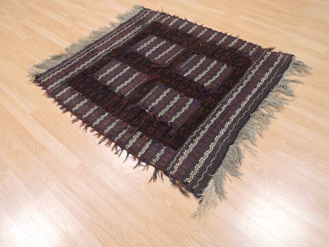 Kilim Red Square Flat Woven 38 X 41  Area Rug 100-110566 Image 3