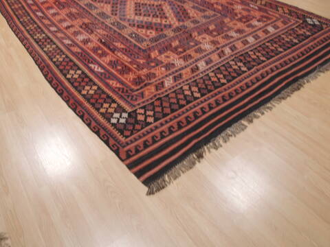 Kilim Red Flat Woven 88 X 135  Area Rug 253-110594 Image 3