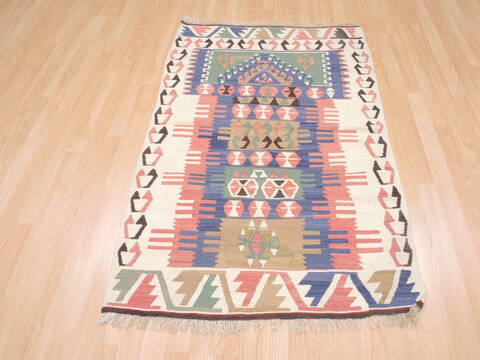 Kilim Beige Flat Woven 31 X 50  Area Rug 100-110649 Image 2