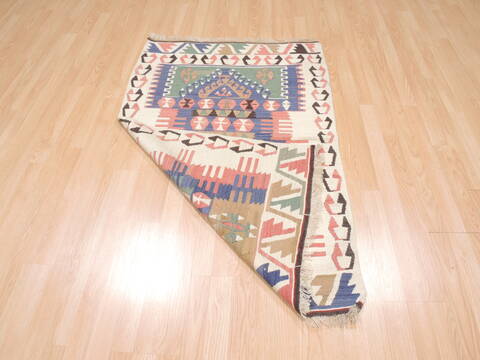 Kilim Beige Flat Woven 31 X 50  Area Rug 100-110649 Image 6