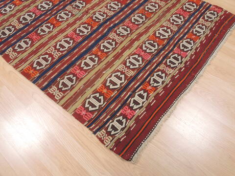 Kilim Red Flat Woven 45 X 73  Area Rug 100-110742 Image 4