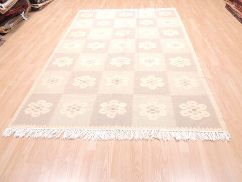 Kilim Beige Flat Woven 67 X 91  Area Rug 100-110765 Image 1