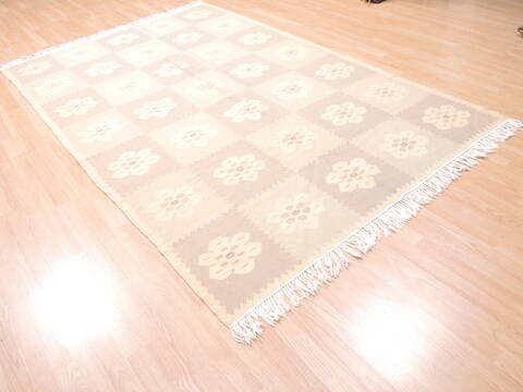Kilim Beige Flat Woven 67 X 91  Area Rug 100-110765 Image 3