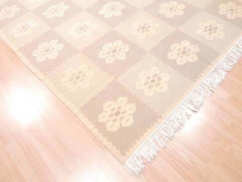 Kilim Beige Flat Woven 67 X 91  Area Rug 100-110765 Image 4