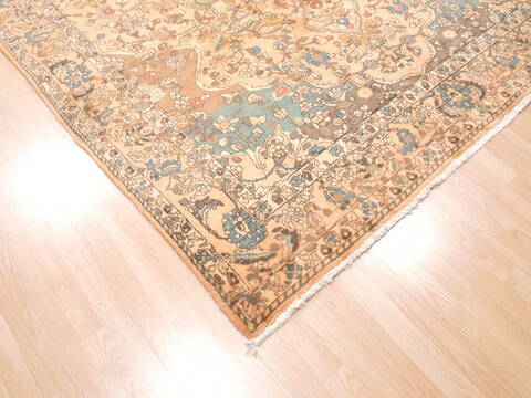 Bakhtiar Beige Hand Knotted 68 X 104  Area Rug 100-110929 Image 2