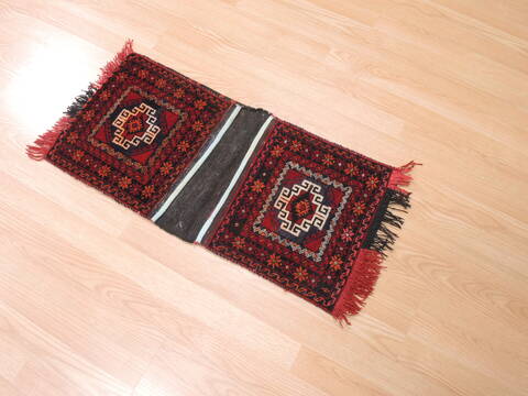 Baluch Red Hand Knotted 14 X 28  Area Rug 100-110985 Image 4