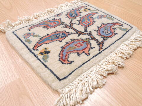 Kashan White Square Hand Knotted 10 X 13  Area Rug 100-111033 Image 4