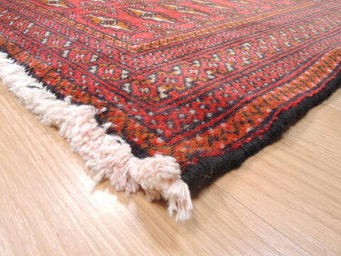 Baluch Red Hand Knotted 20 X 43  Area Rug 134-111088 Image 5
