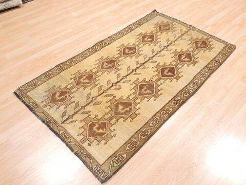Baluch Beige Hand Knotted 33 X 57  Area Rug 134-111094 Image 3