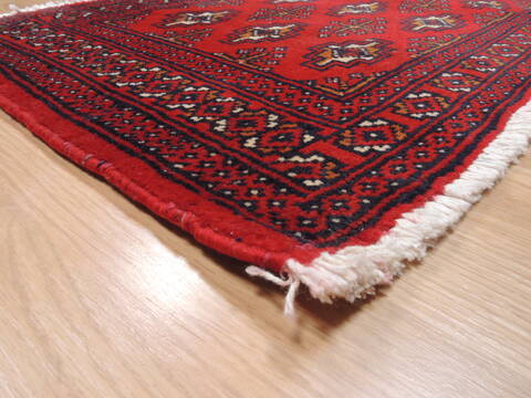 Baluch Red Hand Knotted 18 X 33  Area Rug 134-111128 Image 4