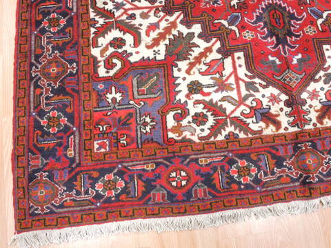 Heriz Red Hand Knotted 70 X 100  Area Rug 100-111992 Image 4