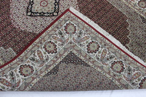 Mahi Red Hand Knotted 67 X 910  Area Rug 902-111998 Image 3