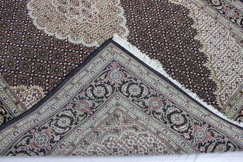 Mahi Black Hand Knotted 68 X 910  Area Rug 902-111999 Image 3