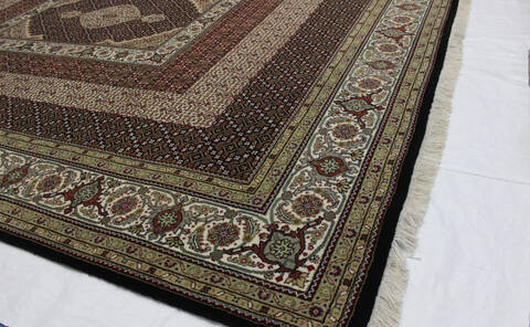 Mahi Black Hand Knotted 83 X 101  Area Rug 902-112009 Image 1