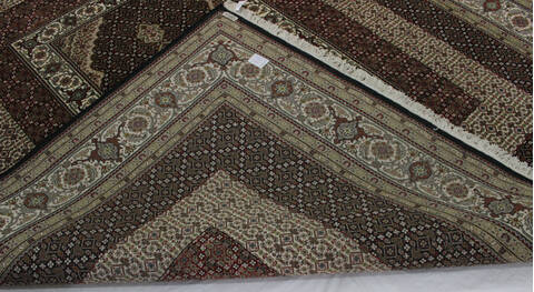Mahi Black Hand Knotted 83 X 101  Area Rug 902-112009 Image 3