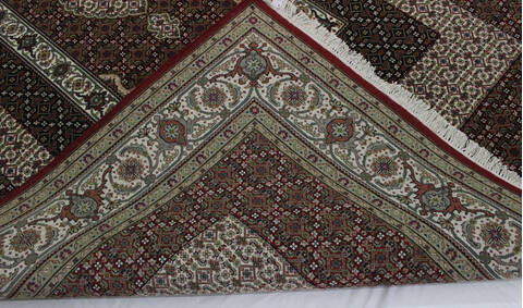 Mahi Red Hand Knotted 69 X 104  Area Rug 902-112016 Image 2