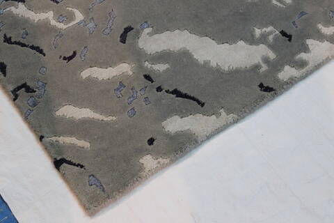 Modern-Contemporary Grey Hand Knotted 81 X 98  Area Rug 902-112109 Image 1