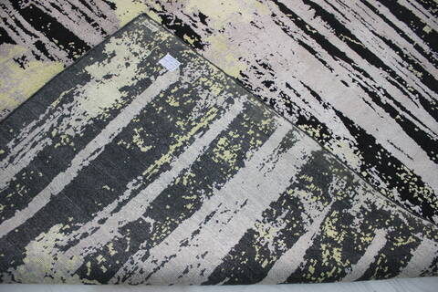 Modern Black Hand Knotted 81 X 101  Area Rug 902-112111 Image 3