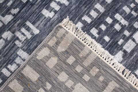 Modern Grey Hand Knotted 32 X 50  Area Rug 904-119810 Image 3