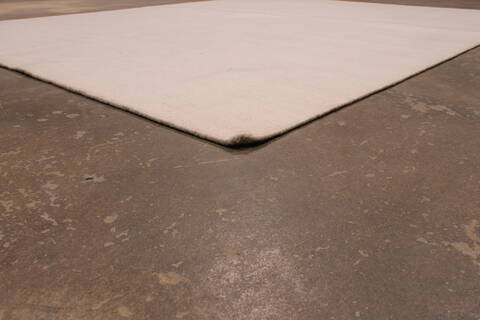 Modern-Contemporary White Hand Loomed 52 X 611  Area Rug 301-135809 Image 2