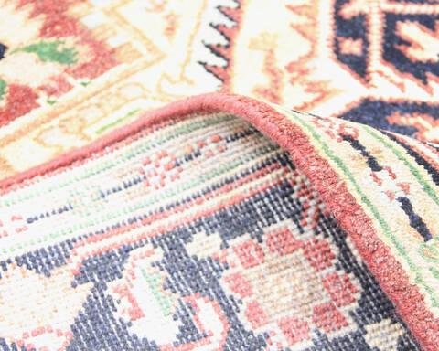 Heriz Multicolor Hand Knotted 60 X 90  Area Rug 904-136495 Image 4