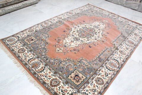 Mahi White Hand Knotted 61 X 91  Area Rug 905-137316 Image 3